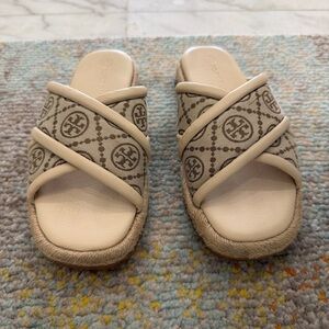 Tory Burch Neutral Logo Crossband Slides